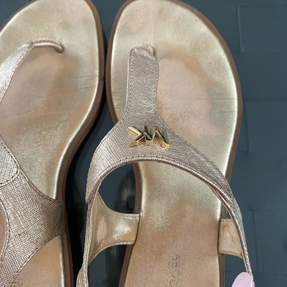 Michael kors sandals size 7.5 - Picture 3 of 3
